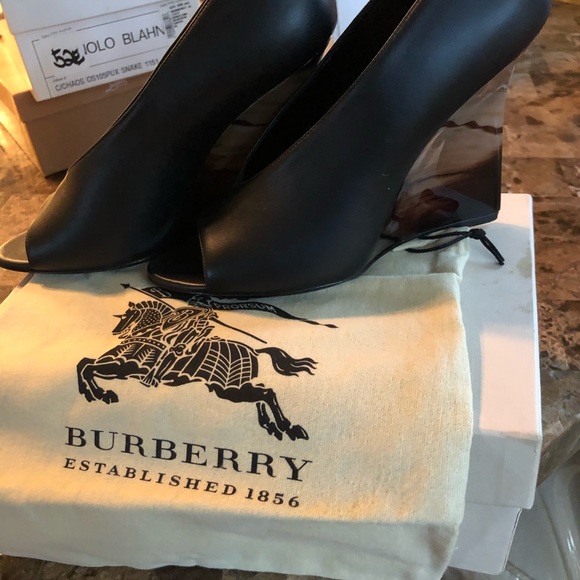 Never worn Burberry Tortoise Shell Wedges - Picture 2 of 4